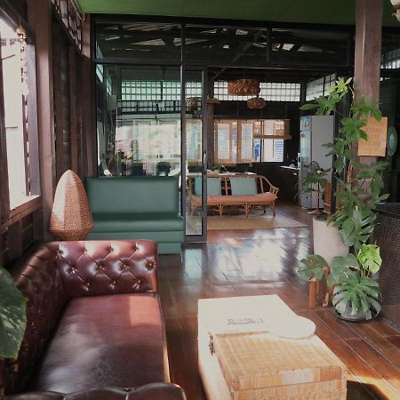 Non House Bangkok บ้านนอนโฮสเทล Esterno foto