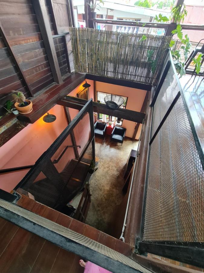 Non House Bangkok บ้านนอนโฮสเทล Esterno foto